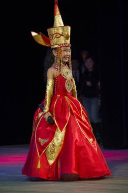 Ulan Ude, Rusya-27 Şubat 2015: Üyeler Buryat ulusal yarışması güzellik ve yetenek 