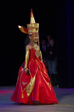 Ulan Ude, Rusya-27 Şubat 2015: Üyeler Buryat ulusal yarışması güzellik ve yetenek 