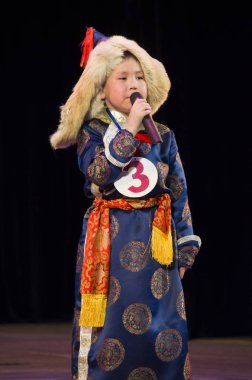 Ulan Ude, Rusya-27 Şubat 2015: Üyeler Buryat ulusal yarışması güzellik ve yetenek 