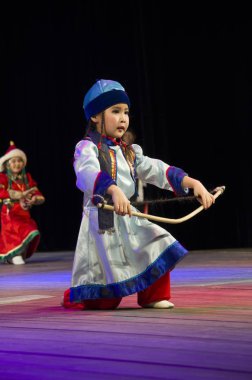 Ulan Ude, Rusya-27 Şubat 2015: Üyeler Buryat ulusal yarışması güzellik ve yetenek 