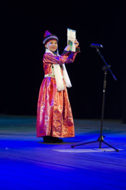 Ulan Ude, Rusya-27 Şubat 2015: Üyeler Buryat ulusal yarışması güzellik ve yetenek 