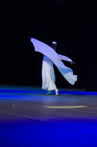 Ulan-Ude, Rusia - 27 de febrero de 2015: Miembros del concurso nacional Buryat de belleza y talento "Baatar y Dangina" el 27 de febrero de 2015, Ulan-Ude, Rusia . — Foto de Stock