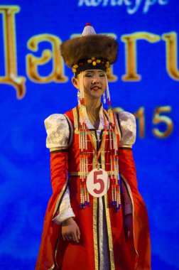 Ulan Ude, Rusya-27 Şubat 2015: Üyeler Buryat ulusal yarışması güzellik ve yetenek 