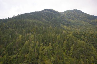 Khamar-Daban vahşi ve ıssız dağlar.