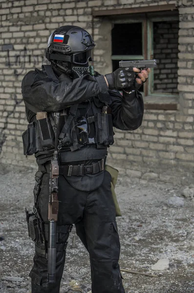 Rosyjskie siły specjalne szkolenia w wojskowych poligon. — Zdjęcie stockowe