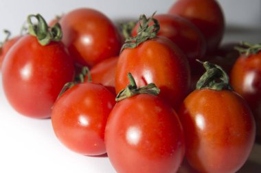 Kırmızı Kiraz domates, fotoğrafı yakın çekim.