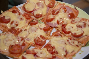 Hızlı mini pizza hazır mısınız. 