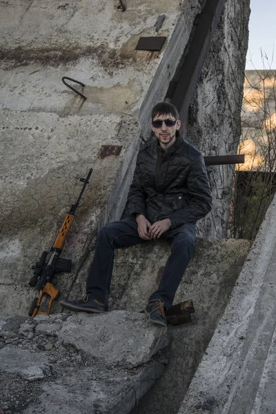 O representante da máfia russa, jovem bandido . — Fotografia de Stock