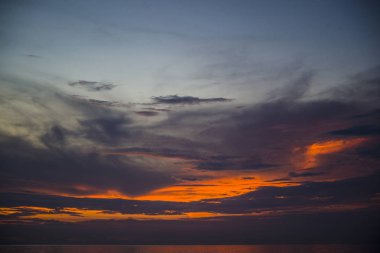 Güzel gün batımı Tayland Körfezi çarpıcı.