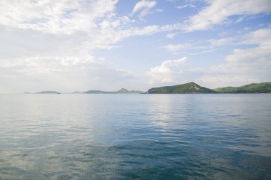 Tayland Körfezi'nde küçük bir ıssız ada.