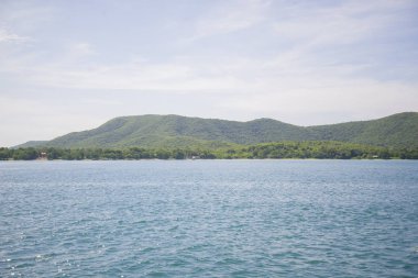 Tayland Körfezi'nde küçük bir ıssız ada.