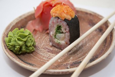 Japon geleneksel gıdalar rulo ve suşi.