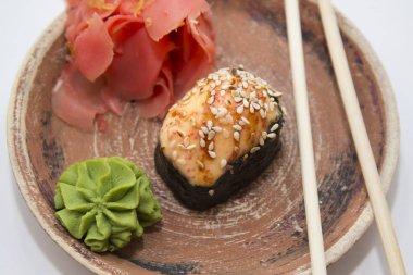 Japon geleneksel gıdalar rulo ve suşi.