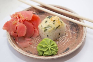 Japon geleneksel gıdalar rulo ve suşi.