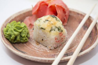 Japon geleneksel gıdalar rulo ve suşi.