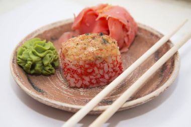 Japon geleneksel gıdalar rulo ve suşi.