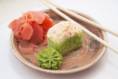 Japon geleneksel gıdalar rulo ve suşi.