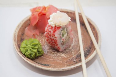 Japon geleneksel gıdalar rulo ve suşi.