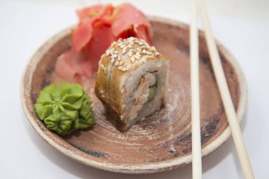 Japon geleneksel gıdalar rulo ve suşi.