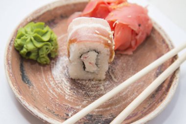 Japon geleneksel gıdalar rulo ve suşi.