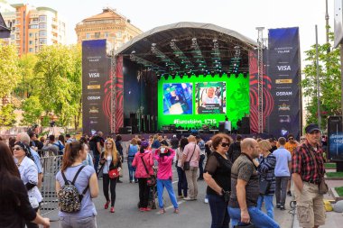 Kiev, Ukrayna - 6 Mayıs 2017. Hazırlıklara Eurovision 2017 Khreshchatyk'a üzerinde. Özgürlük, müzik. Kiev. Ukrayna.