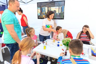 Kiev, Ukrayna - 6 Mayıs 2017. Hazırlıklara Eurovision 2017 Khreshchatyk'a üzerinde. Özgürlük, müzik. Kiev. Ukrayna.