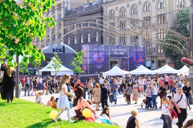 Kiev, Ukrayna - 6 Mayıs 2017. Hazırlıklara Eurovision 2017 Khreshchatyk'a üzerinde. Özgürlük, müzik. Kiev. Ukrayna.
