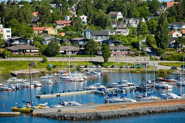 Parkolás a Stockholm külvárosában Yacht — Stock Fotó