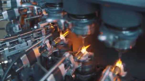 Gépgyár Szerszámgép Gyárban Működik Gyógyszeres Ampullák Készítésére Gyógyszeripar Koncepció Gyógyszergyártás — Stock videók