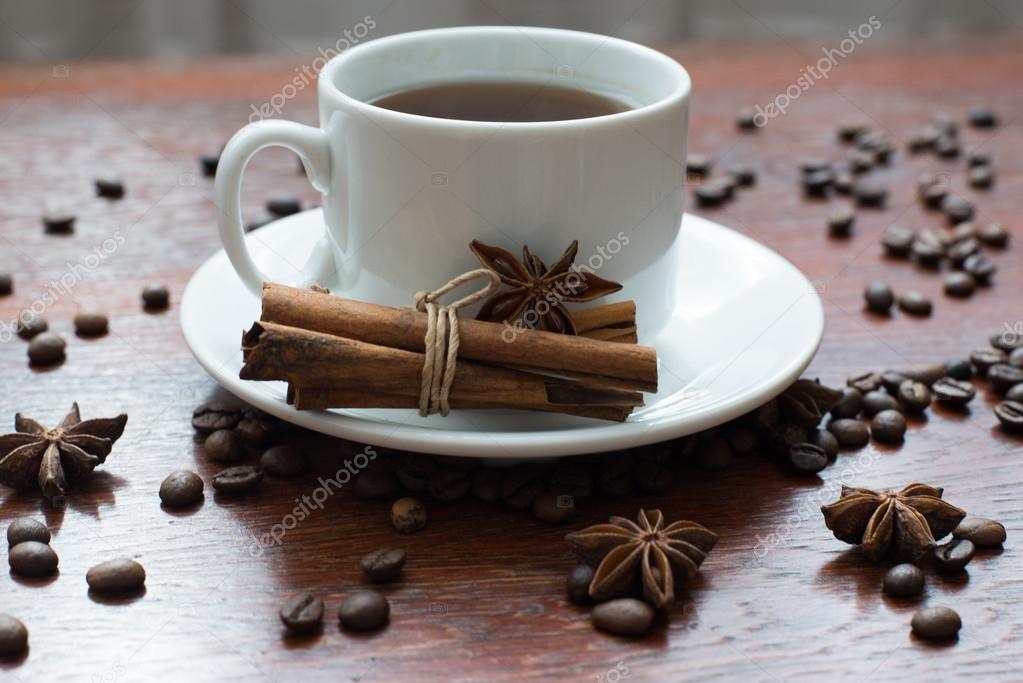 コーヒーの壁紙 木材の比較でスパイスとコーヒー豆 ストック写真 C Tata Bru24 Gmail Com