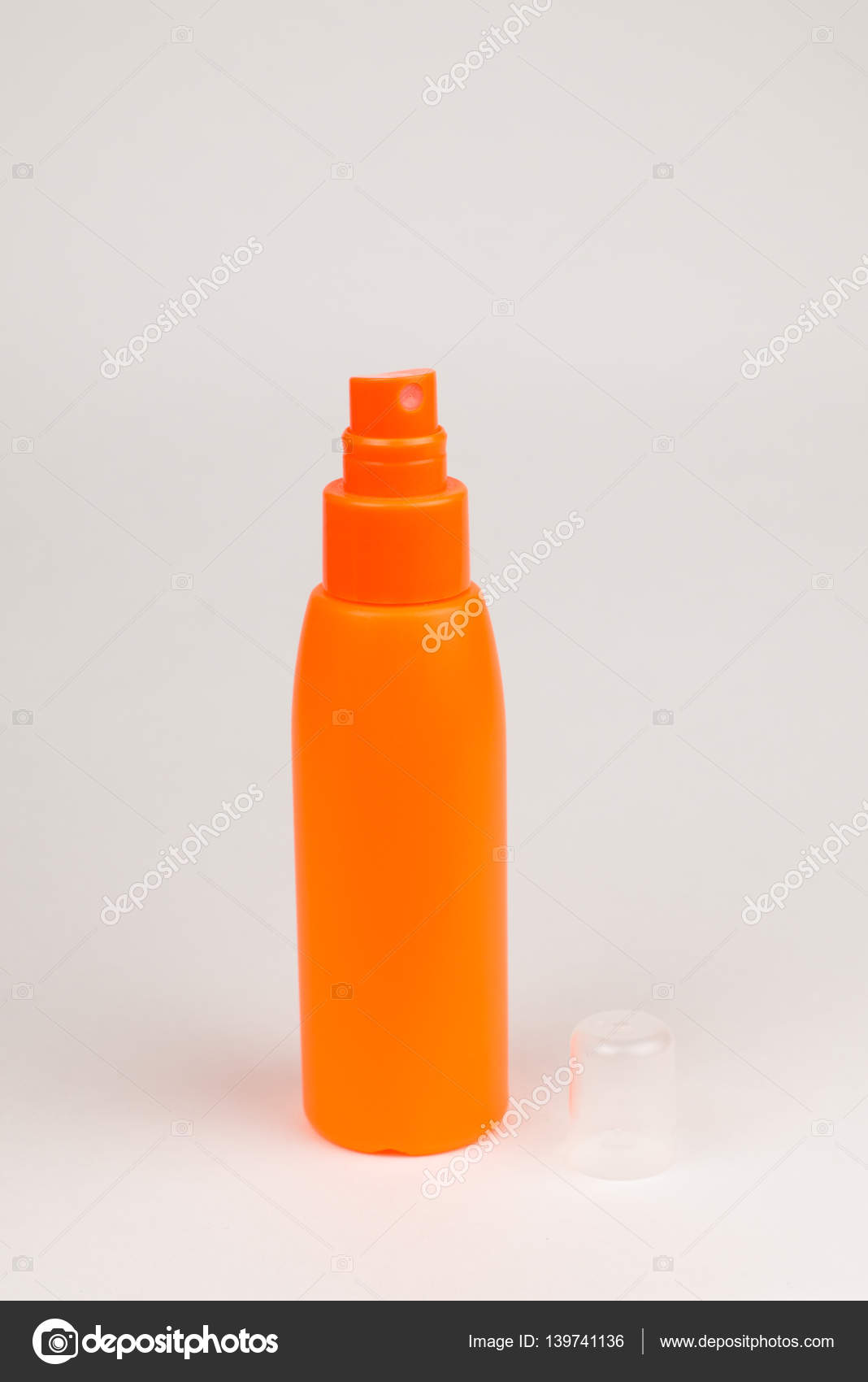 Cosmetische Plastic Fles Geisoleerd Op Een Witte Achtergrond Spray Voor Stockfoto C Tata Bru24 Gmail Com