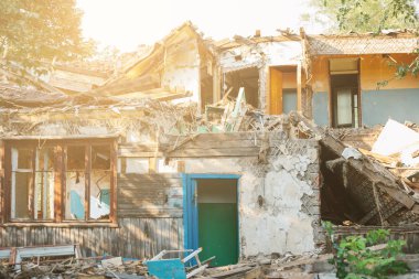 Deprem yapı tarafından tahrip.