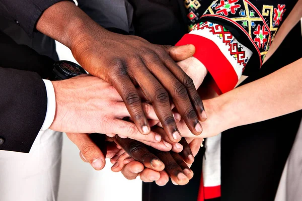 вместе мы сможем. дружба наций. межнациональные отношения между людьми. дружеские межнациональные отношения. межнациональные отношения между людьми.