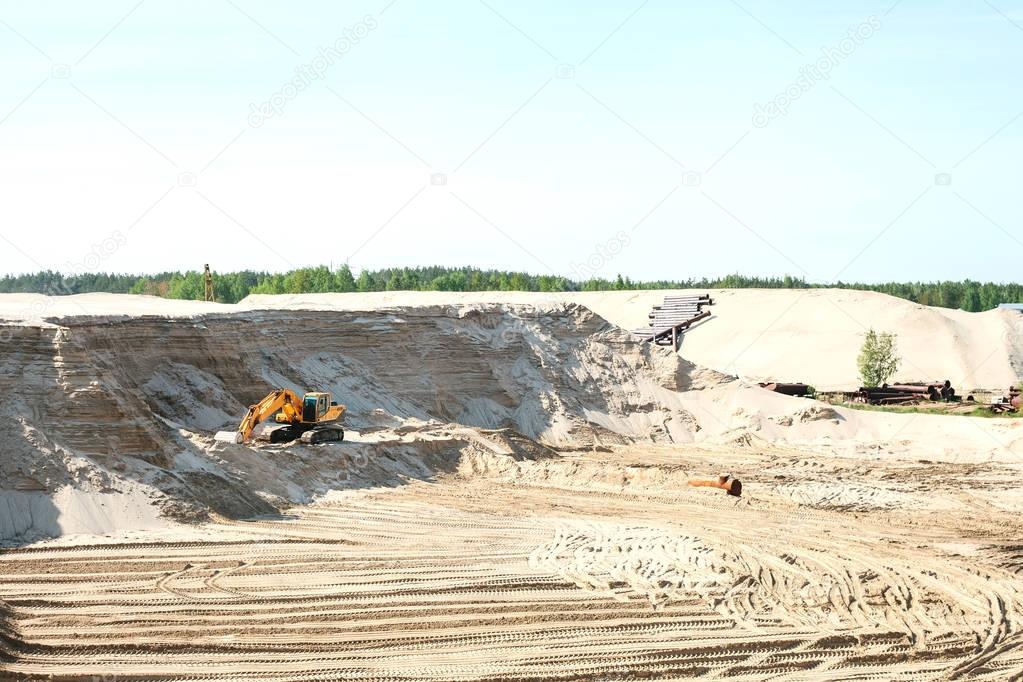 Industrial extraction of sand. 