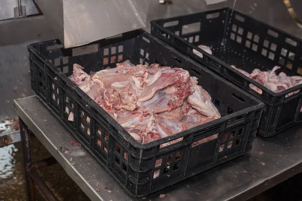Fabbrica per la produzione di carne di pollo. processo tecnologico . — Foto Stock