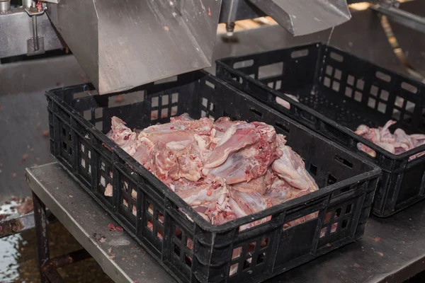 Fabbrica per la produzione di carne di pollo. processo tecnologico . — Foto Stock