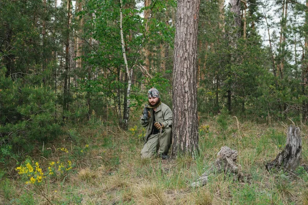 Homens armados na zona de conflito armado — Fotografia de Stock