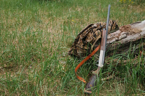 Jagdgegenstände. Jagdkonzept. Jagdhintergrund. — Stockfoto