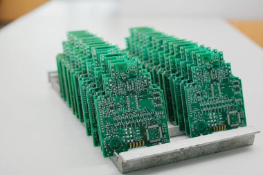 Komiteler bir satır vardır. Fabrika cips üretimi için. Computer kurulu