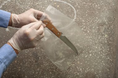 Cinayet soruşturması. Olay yerinde delil.