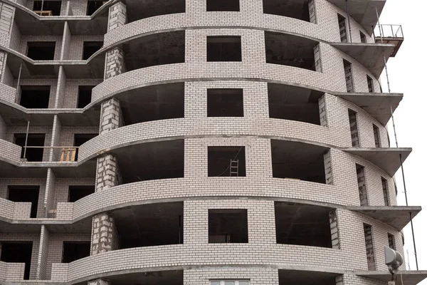 Construirea unei clădiri de apartamente. condominiu — Fotografie, imagine de stoc