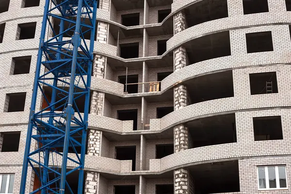 De bouw van een flatgebouw. condominium — Stockfoto