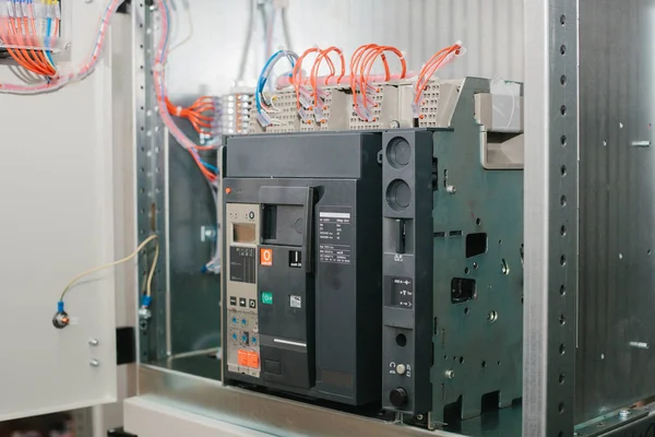 低压柜。不间断的电源。电力. — 图库照片