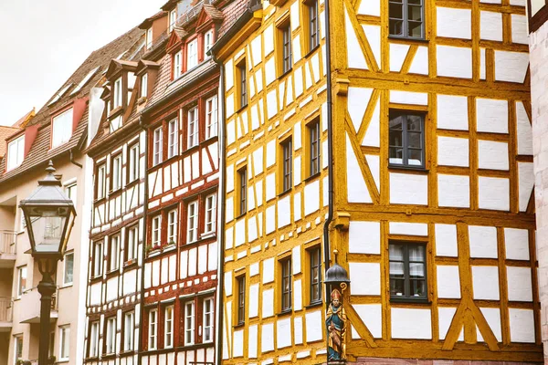 ニュルンベルクのドイツ様式の伝統的な家は。ババリア、ドイツのヨーロッパの建築家. — ストック写真