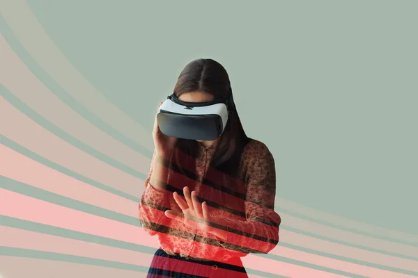 Женщина в очках виртуальной реальности. Концепция технологии будущего. Современные технологии обработки изображений . — стоковое фото