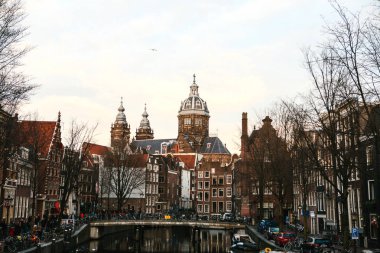 Amsterdam, Hollanda, 2 Ocak 2017: Hollanda'da geleneksel evlerin sayısı. Avrupa tarzı evler. 