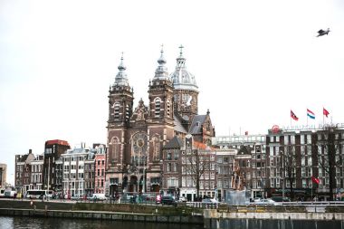 Amsterdam, Hollanda, 2 Ocak 2017: Hollanda'da geleneksel evlerin sayısı. Avrupa tarzı evler. 