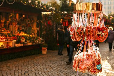 Noel pazarı. Dresden, Almanya. Avrupa'nın Noel Kutlamaları.