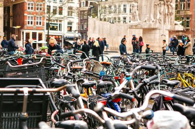 Amsterdam, Hollanda, 2 Ocak 2017: Günlük hayatta Amsterdam. Yaşam tarzı.