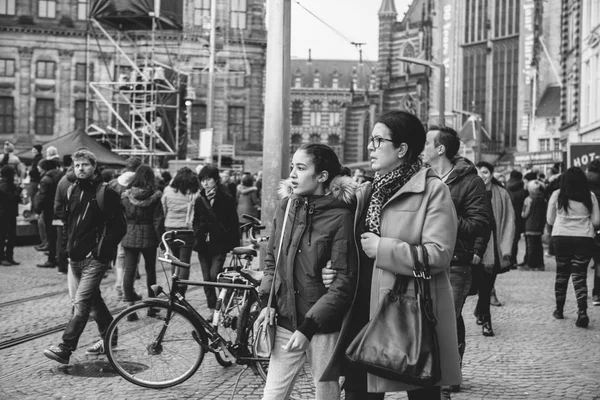 Άμστερνταμ, Ολλανδία, 2 Ιανουαρίου 2017: Καθημερινή ζωή στο Άμστερνταμ. Τρόπος ζωής. — Φωτογραφία Αρχείου